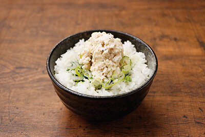 ねぎ塩鶏そぼろ飯.jpg